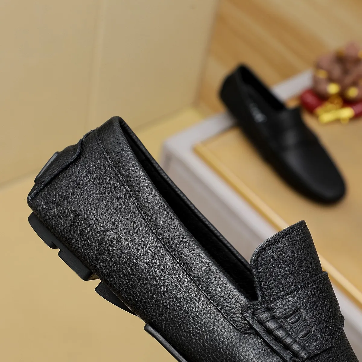 Men's shoes 💰380 🕷️🕷️[Dior] Dior's new casual men's shoes are launched in Hong Kong counters. Official website 1:1 production. Italian original first-layer cowhide + 🐷 leather lining. Designed by European and American masters. Perfect shape to create counter quality, solid color rubber wear-resistant outsole and classic dazzling toe! Super versatile and very comfortable. High-end without losing taste, fashionable and novel! ! Absolute focus! Colors available! Code number 38-44 (45.46 customized)